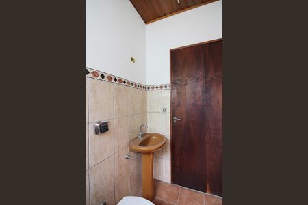 Casa para alugar com 212m², 2 quartos e 2 vagasBanheiro Social Edícula