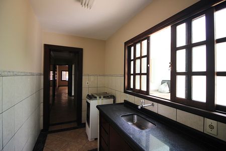 Casa para alugar com 212m², 2 quartos e 2 vagasCozinha 2