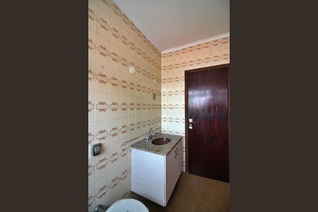 Casa para alugar com 212m², 2 quartos e 2 vagasBanheiro Social