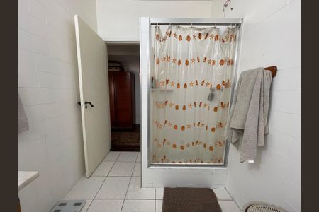 Casa à venda com 250m², 5 quartos e 2 vagas Casa à venda com 250m², 5 quartos e 2 vagasBanheiro Social