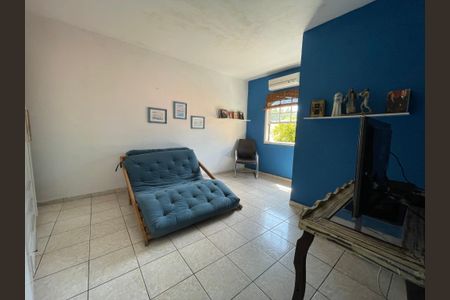 Casa à venda com 250m², 5 quartos e 2 vagas Casa à venda com 250m², 5 quartos e 2 vagasSuíte 2