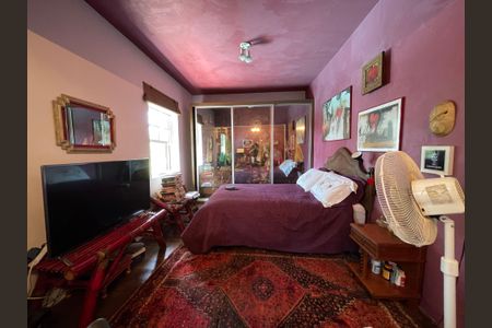 Casa à venda com 250m², 5 quartos e 2 vagas Casa à venda com 250m², 5 quartos e 2 vagasSuíte 3