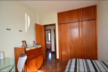 Apartamento à venda com 330m², 4 quartos e 4 vagas Apartamento à venda com 330m², 4 quartos e 4 vagasQuarto 3
