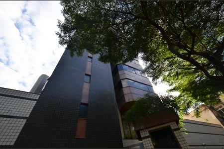 Apartamento à venda com 330m², 4 quartos e 4 vagas Apartamento à venda com 330m², 4 quartos e 4 vagasFachada