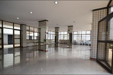 Apartamento à venda com 330m², 4 quartos e 4 vagas Apartamento à venda com 330m², 4 quartos e 4 vagasÁrea comum - Salão de festas