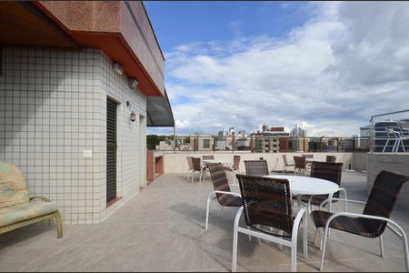 Apartamento à venda com 330m², 4 quartos e 4 vagas Apartamento à venda com 330m², 4 quartos e 4 vagasCobertura