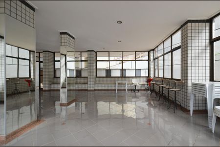 Apartamento à venda com 330m², 4 quartos e 4 vagas Apartamento à venda com 330m², 4 quartos e 4 vagasÁrea comum - Salão de festas