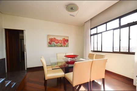 Apartamento à venda com 330m², 4 quartos e 4 vagas Apartamento à venda com 330m², 4 quartos e 4 vagasSala de jantar