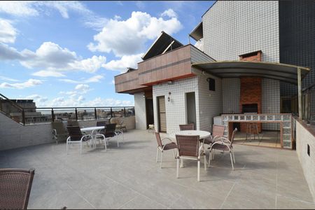 Apartamento à venda com 330m², 4 quartos e 4 vagas Apartamento à venda com 330m², 4 quartos e 4 vagasCobertura