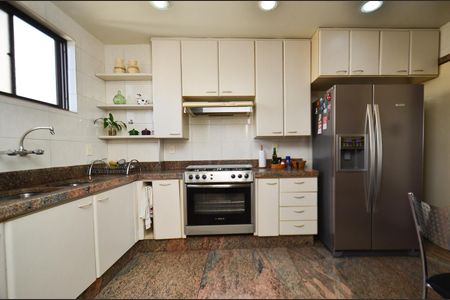 Apartamento à venda com 330m², 4 quartos e 4 vagas Apartamento à venda com 330m², 4 quartos e 4 vagasCozinha