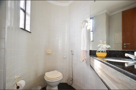 Apartamento à venda com 330m², 4 quartos e 4 vagas Apartamento à venda com 330m², 4 quartos e 4 vagasLavabo social 2