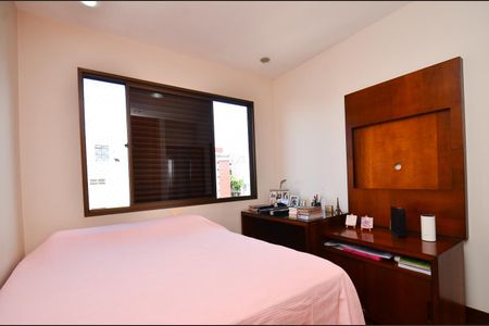 Apartamento à venda com 330m², 4 quartos e 4 vagas Apartamento à venda com 330m², 4 quartos e 4 vagasQuarto 2