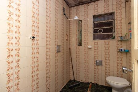 Casa à venda com 150m², 4 quartos e 1 vagaBanheiro Casa 2