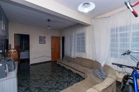 Casa à venda com 150m², 4 quartos e 1 vagaSala Casa 2