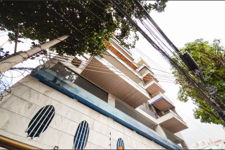 Apartamento à venda com 90m², 2 quartos e 1 vaga Apartamento à venda com 90m², 2 quartos e 1 vagaFachada