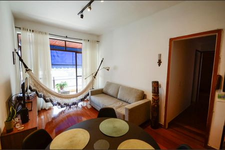 Apartamento à venda com 90m², 2 quartos e 1 vaga Apartamento à venda com 90m², 2 quartos e 1 vagaSala