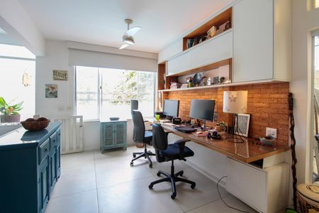 Apartamento à venda com 200m², 3 quartos e 3 vagasSala superior