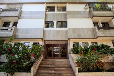 Apartamento à venda com 200m², 3 quartos e 3 vagasFachada