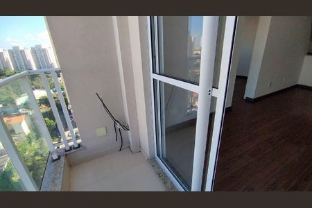 Apartamento para alugar com 63m², 2 quartos e 1 vaga Apartamento para alugar com 63m², 2 quartos e 1 vagaSala - Sacada