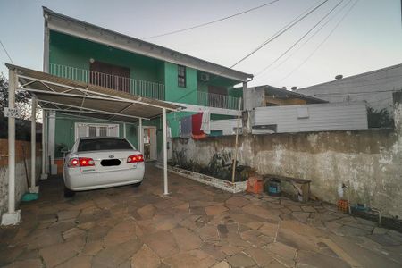 Fachada de casa à venda com 6 quartos, 300m² em Sarandi, Porto Alegre