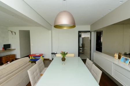 Apartamento à venda com 150m², 4 quartos e 1 vaga Apartamento à venda com 150m², 4 quartos e 1 vagaSala de Jantar