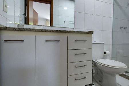 Casa de condomínio à venda com 120m², 3 quartos e 1 vaga Casa de condomínio à venda com 120m², 3 quartos e 1 vagaBanheiro da Suíte
