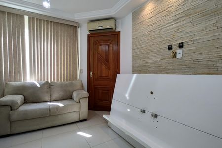 Casa de condomínio à venda com 120m², 3 quartos e 1 vaga Casa de condomínio à venda com 120m², 3 quartos e 1 vagaSala