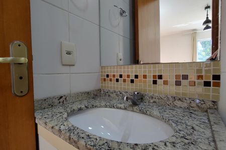 Casa de condomínio à venda com 120m², 3 quartos e 1 vaga Casa de condomínio à venda com 120m², 3 quartos e 1 vagaBanheiro da Suíte 3