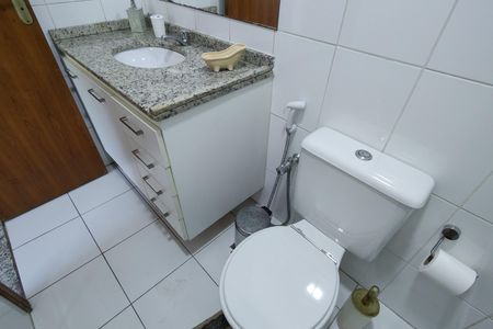 Casa de condomínio à venda com 120m², 3 quartos e 1 vaga Casa de condomínio à venda com 120m², 3 quartos e 1 vagaBanheiro da Suíte