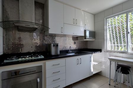 Casa de condomínio à venda com 120m², 3 quartos e 1 vaga Casa de condomínio à venda com 120m², 3 quartos e 1 vagaCozinha - Armários