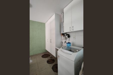 Casa de condomínio à venda com 120m², 3 quartos e 1 vagaÁrea de Serviço