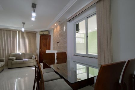 Casa de condomínio à venda com 120m², 3 quartos e 1 vaga Casa de condomínio à venda com 120m², 3 quartos e 1 vagaSala