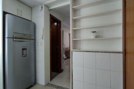 Casa de condomínio à venda com 120m², 3 quartos e 1 vaga Casa de condomínio à venda com 120m², 3 quartos e 1 vagaCozinha - Armários