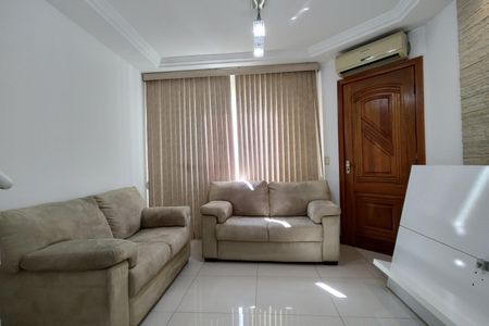 Casa de condomínio à venda com 120m², 3 quartos e 1 vaga Casa de condomínio à venda com 120m², 3 quartos e 1 vagaSala