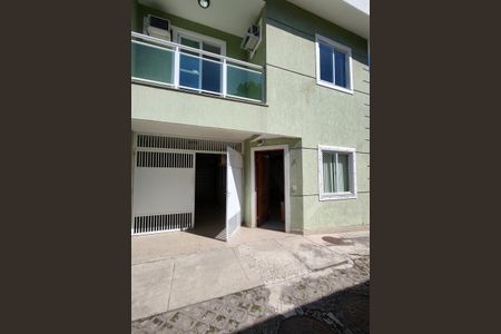 Casa de condomínio à venda com 120m², 3 quartos e 1 vagaFachada