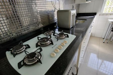 Casa de condomínio à venda com 120m², 3 quartos e 1 vaga Casa de condomínio à venda com 120m², 3 quartos e 1 vagaCozinha - Armários