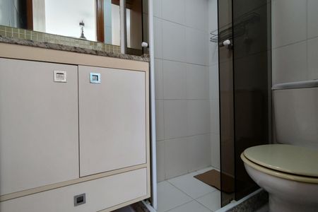 Casa de condomínio à venda com 120m², 3 quartos e 1 vaga Casa de condomínio à venda com 120m², 3 quartos e 1 vagaBanheiro da Suíte 3