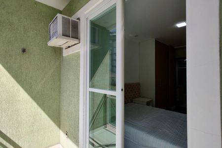 Casa de condomínio à venda com 120m², 3 quartos e 1 vaga Casa de condomínio à venda com 120m², 3 quartos e 1 vagaVaranda do Quarto Suíte 2