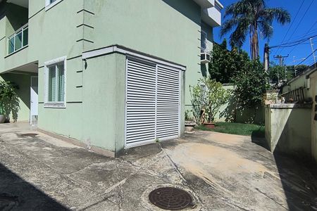 Casa de condomínio à venda com 120m², 3 quartos e 1 vaga Casa de condomínio à venda com 120m², 3 quartos e 1 vagaFachada