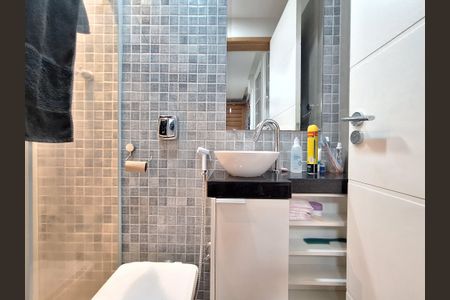 Apartamento à venda com 86m², 2 quartos e sem vagaBanheiro da suíte 1