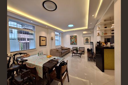 Apartamento à venda com 86m², 2 quartos e sem vagaSala