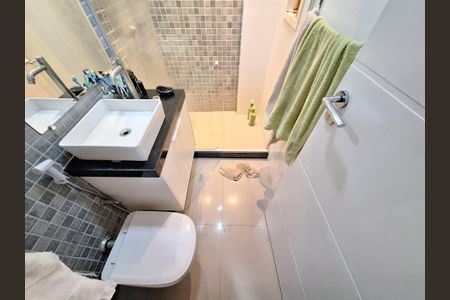 Apartamento à venda com 86m², 2 quartos e sem vagaBanheiro da suíte 2