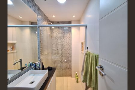 Apartamento à venda com 86m², 2 quartos e sem vagaBanheiro da suíte 2