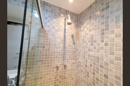 Apartamento à venda com 86m², 2 quartos e sem vagaBanheiro da suíte 2