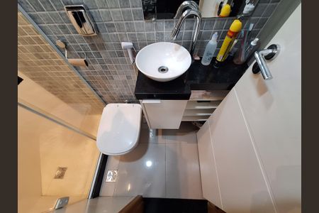 Apartamento à venda com 86m², 2 quartos e sem vagaBanheiro da suíte 1