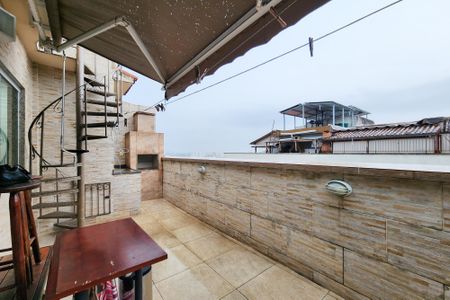 Apartamento à venda com 145m², 4 quartos e 1 vaga Apartamento à venda com 145m², 4 quartos e 1 vagaÁrea