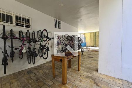 Apartamento à venda com 145m², 4 quartos e 1 vaga Apartamento à venda com 145m², 4 quartos e 1 vagaÁrea Comum