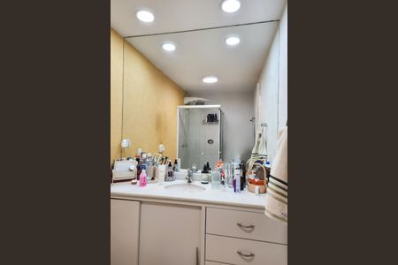 Apartamento à venda com 145m², 4 quartos e 1 vaga Apartamento à venda com 145m², 4 quartos e 1 vagaBanheiro Social