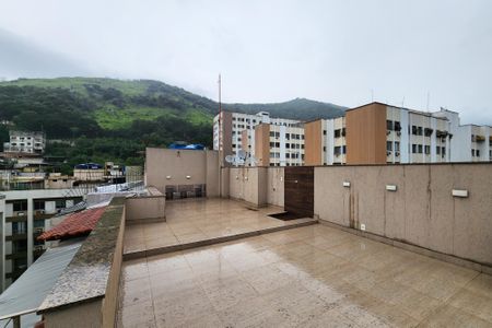 Apartamento à venda com 145m², 4 quartos e 1 vaga Apartamento à venda com 145m², 4 quartos e 1 vagaVaranda