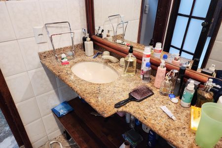 Apartamento à venda com 145m², 4 quartos e 1 vaga Apartamento à venda com 145m², 4 quartos e 1 vagaBanheiro da Suíte